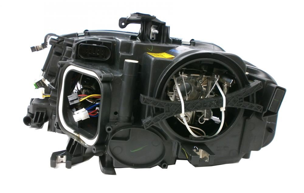 Audi A4 Mk3 B8 (8K) Estate 4/2008-5/2012 Xenon Headlight Lamp Drivers Side O/S