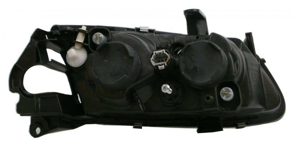 Nissan Almera N16 Hatchback 2/2000-2/2003 Headlight Headlamp Passenger Side N/S