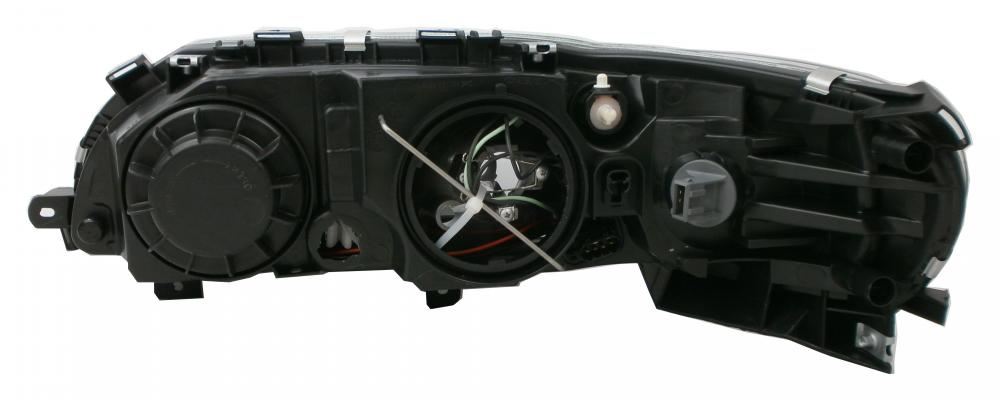 Volvo XC70 Mk1 Estate 2002-5/2005 Headlight Headlamp Drivers Side O/S