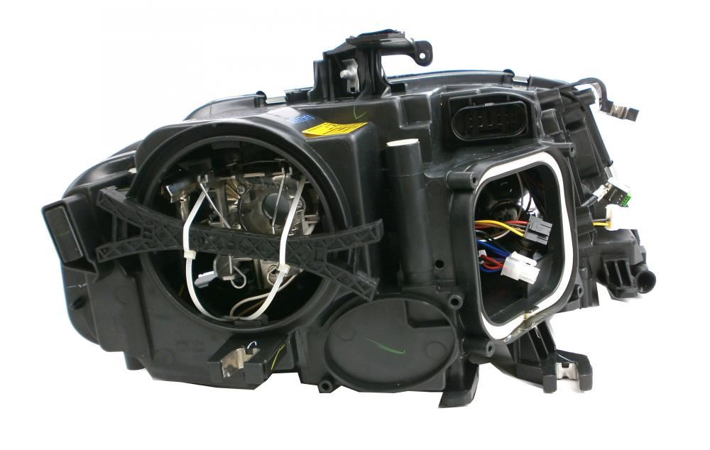 Audi A4 Mk3 B8 (8K) Estate 4/2008-5/2012 Xenon Headlight Lamp Passenger Side N/S